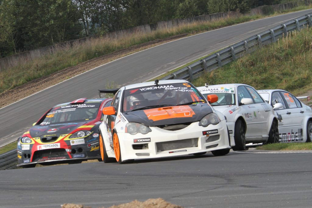 I starten af heat 2 lå Jakob på anden pladsen, men han kunne ikke holde de to mesterskabs førende bag sig
(Foto: Keld Dohm)